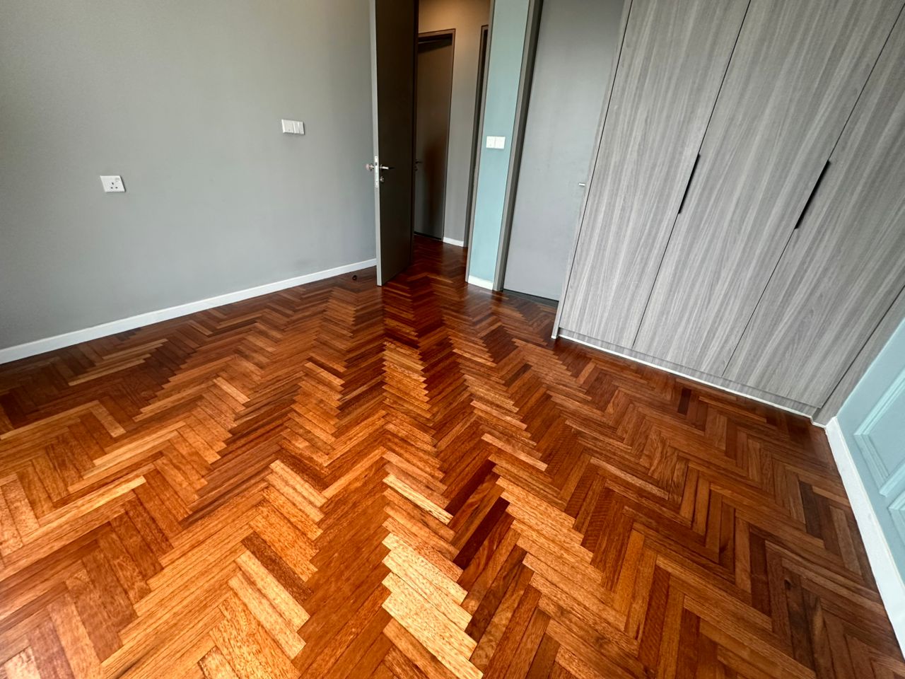 Timber and Wooden Floor Polish (25)